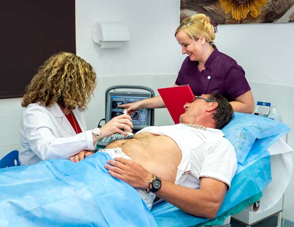 Ultraschall Untersuchung bei einem Patienten